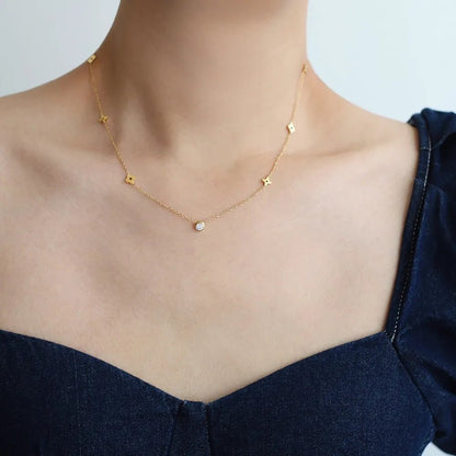 CARRIE Clover Necklace | Gold