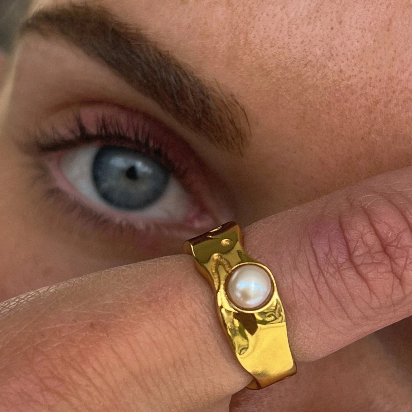 LAVA DE ORO Pearl Ring - Gold